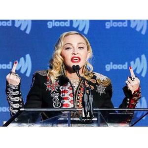 Meet your Posher, Cesar